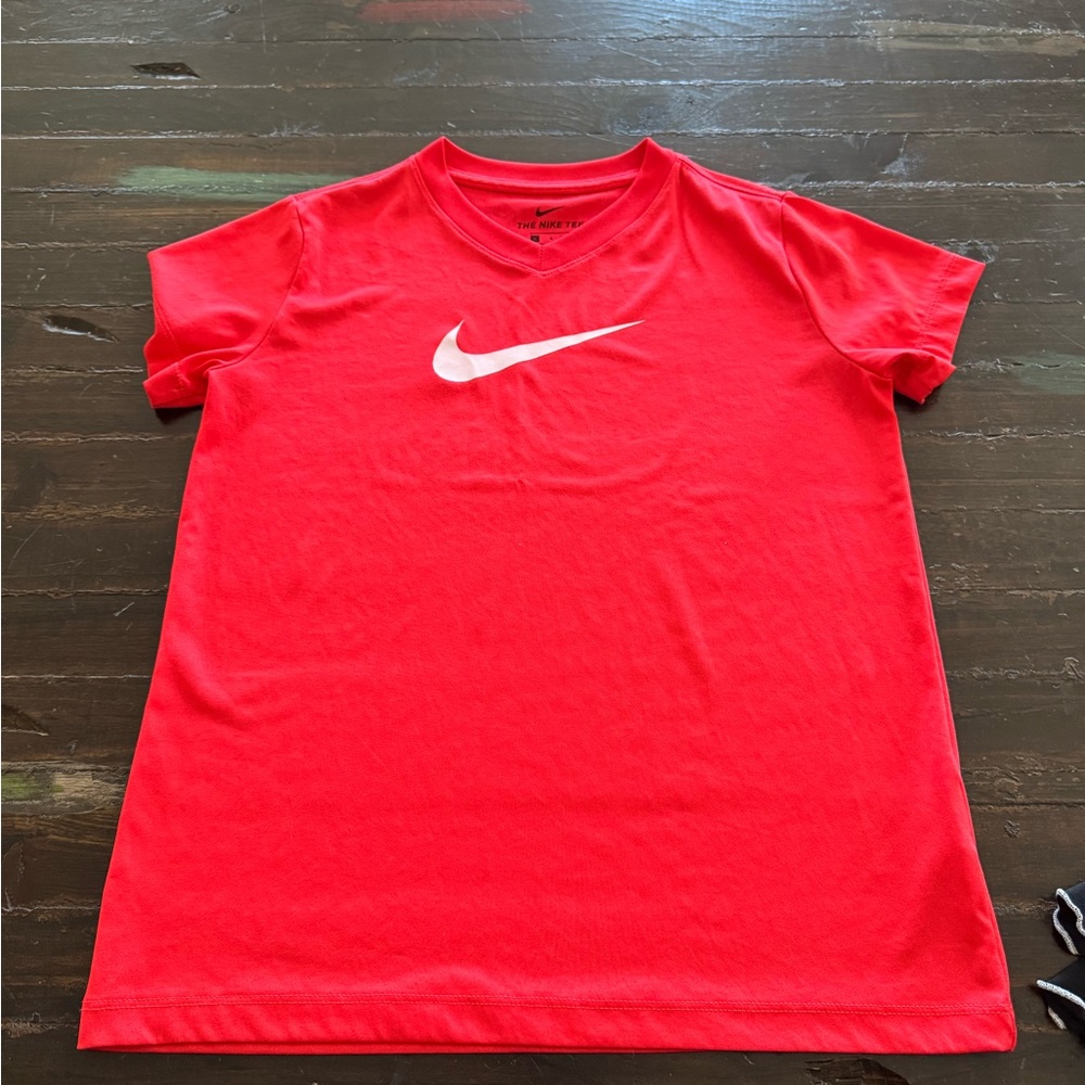 Red Nike dry fit tee size youth Large